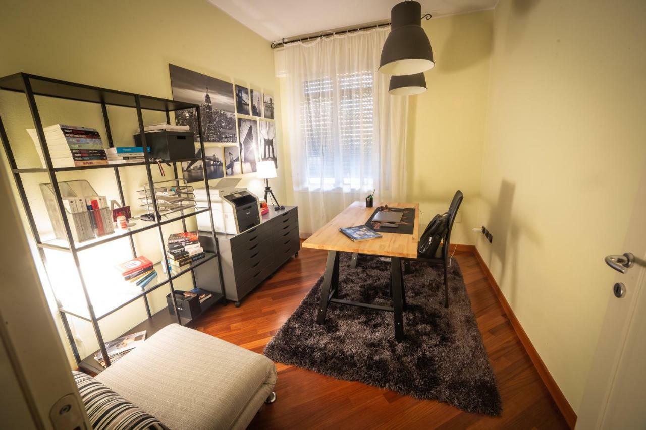 Cinematic Modern Flat, 100 Mt Da Ospedale Apartment ราเวนนา ภายนอก รูปภาพ