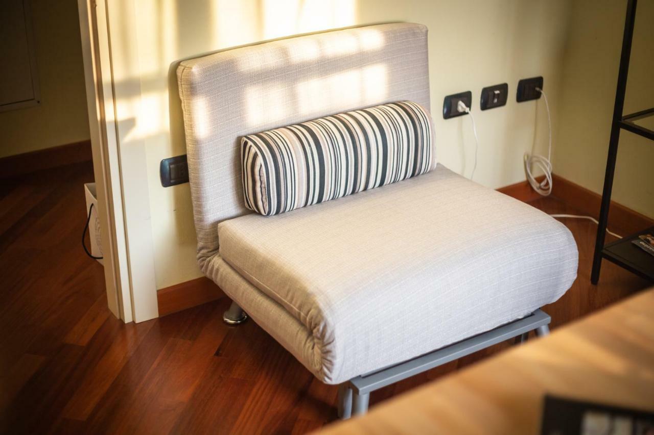 Cinematic Modern Flat, 100 Mt Da Ospedale Apartment ราเวนนา ภายนอก รูปภาพ
